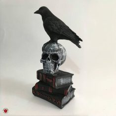 مجسمه کلاغ و جمجمه skull